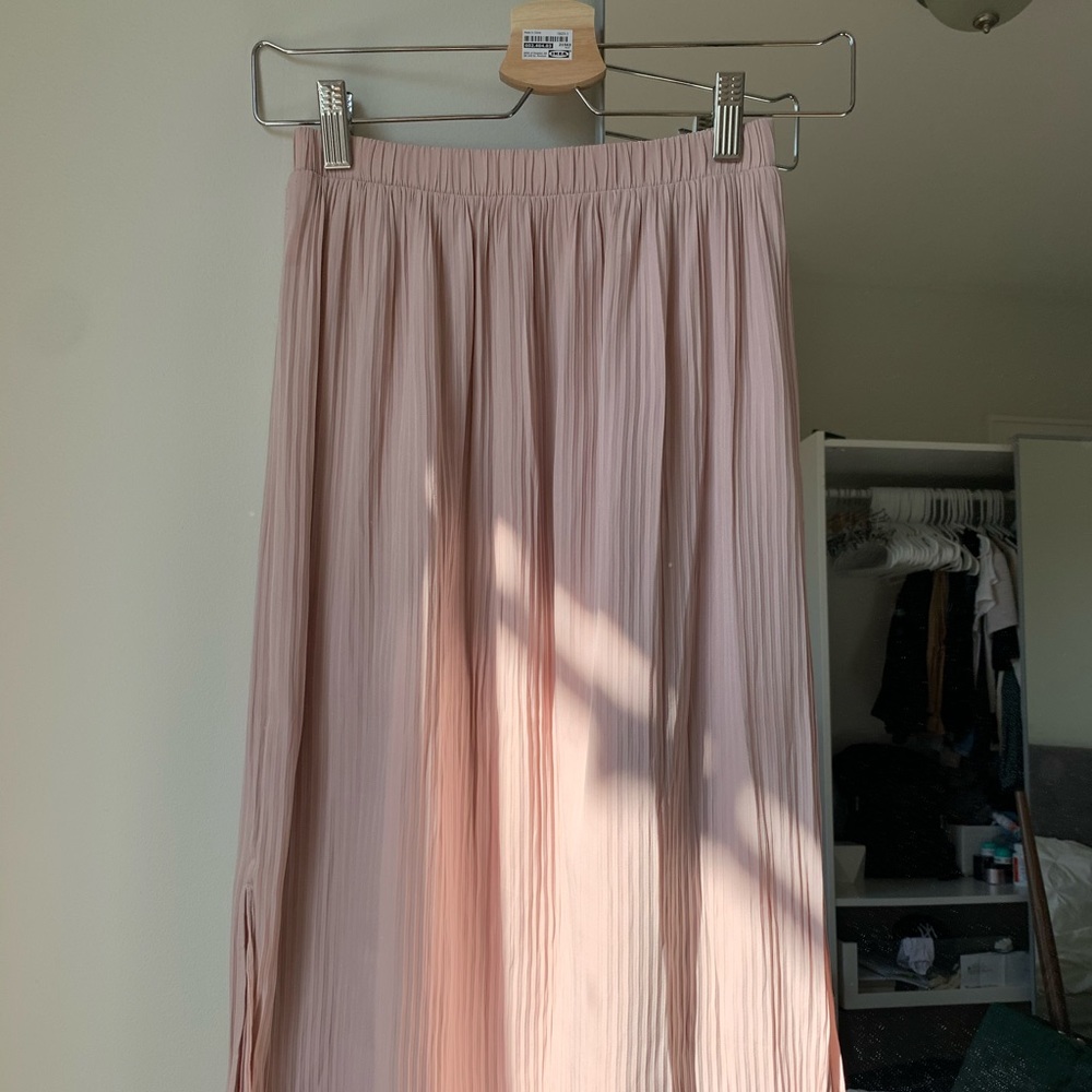 Aritzia Babaton Jude pleated skirt in Pink - Picture 4 of 6